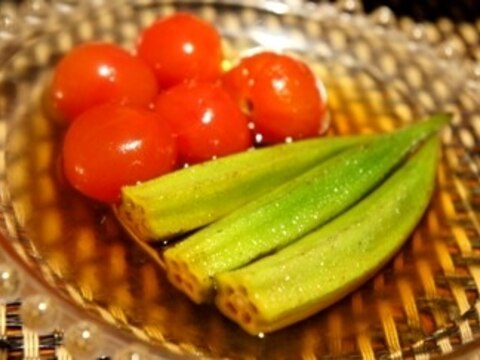 ひんやり夏肴、オクラとミニトマトの煮びたし